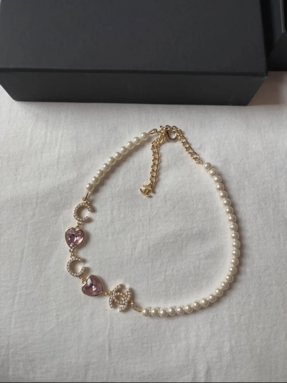 CHANEL Pearl & Gold pleated Chain Necklace with pink heart gems 💗 - new with box